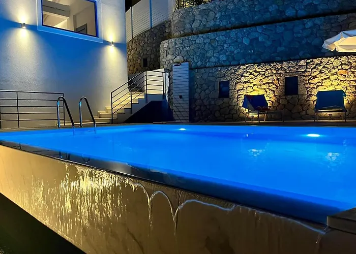 Katerinas Village Supreme With Private Pool *